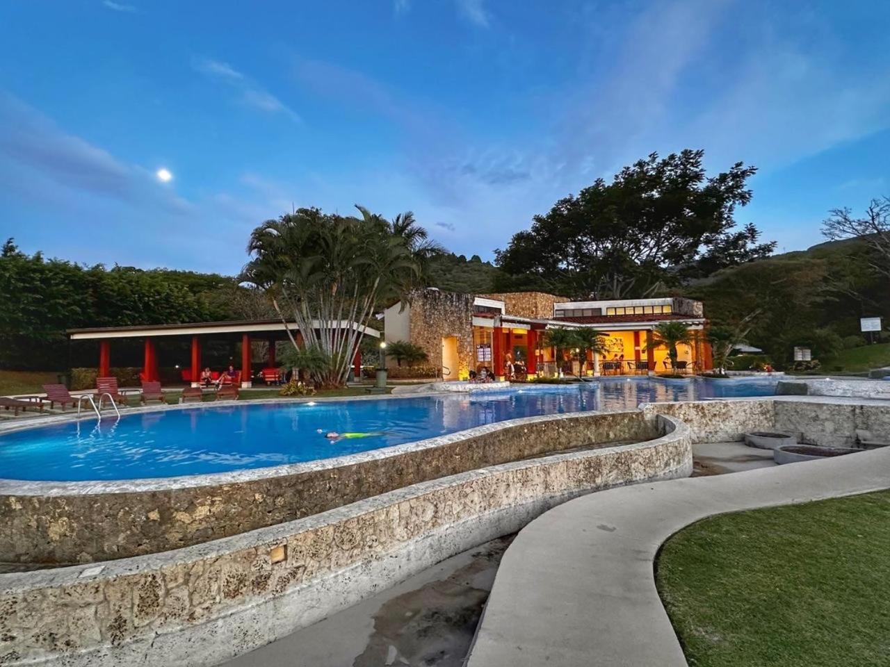 Cr Mariposa Rentals Comfortable Penthouse, Ac, Pool, Gym, Tennis Santa Ana  Eksteriør bilde