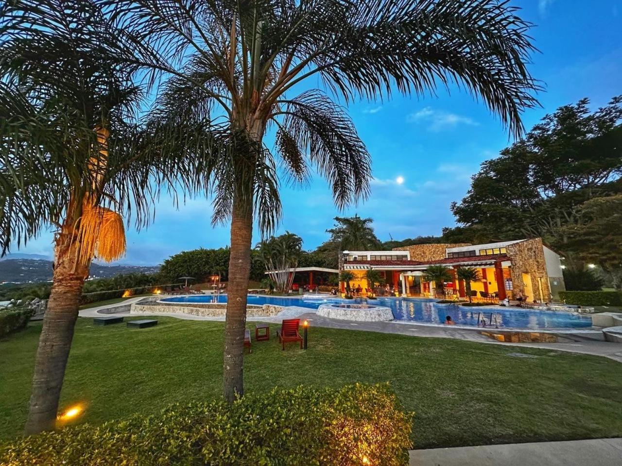 Cr Mariposa Rentals Comfortable Penthouse, Ac, Pool, Gym, Tennis Santa Ana  Eksteriør bilde