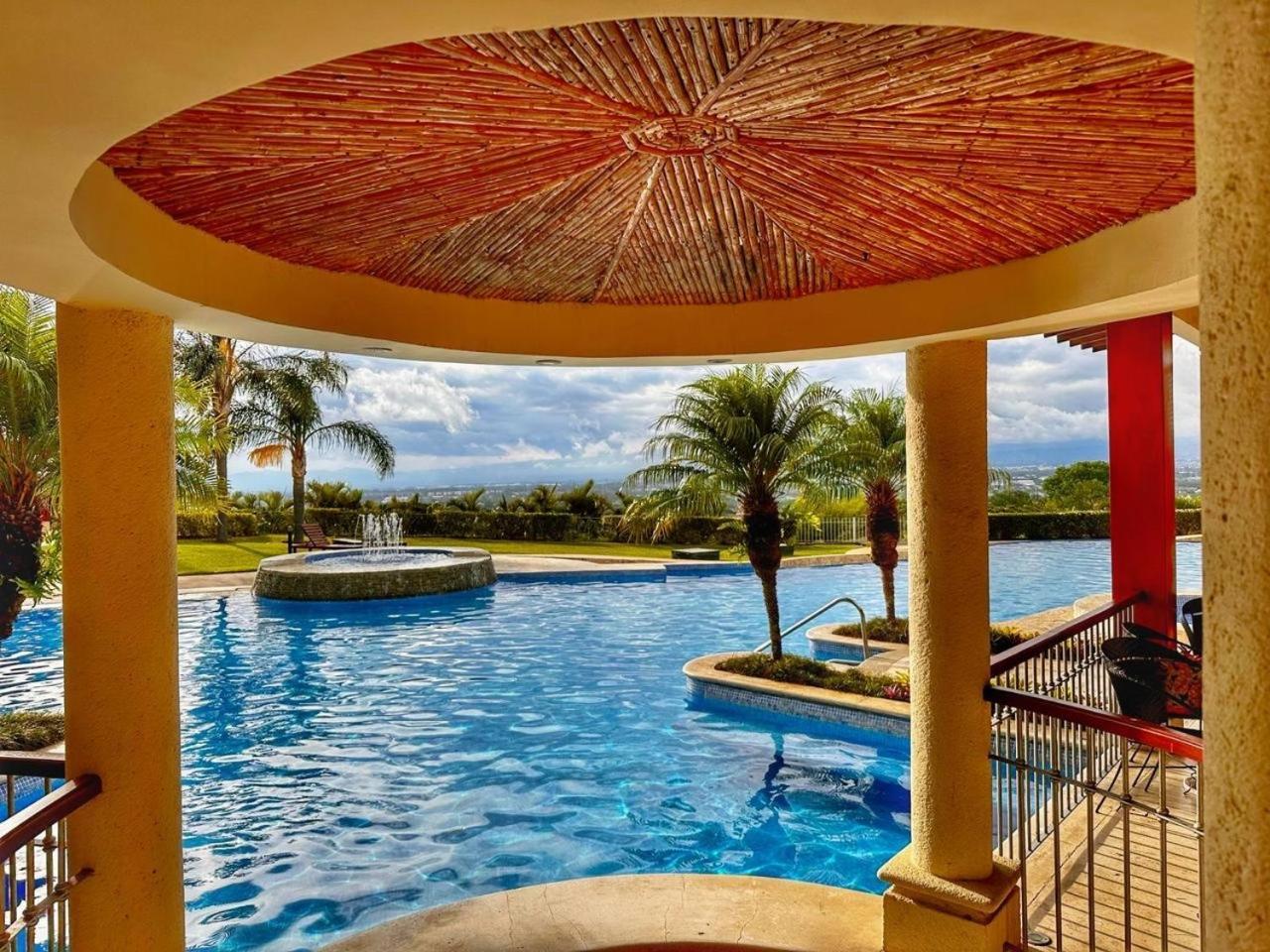 Cr Mariposa Rentals Comfortable Penthouse, Ac, Pool, Gym, Tennis Santa Ana  Eksteriør bilde
